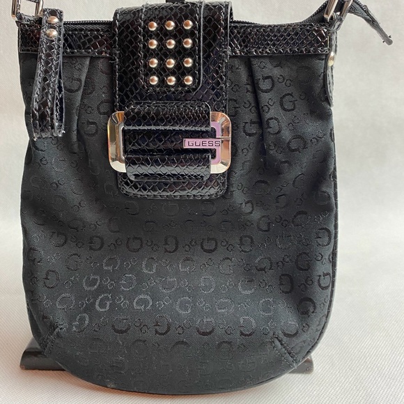Guess Handbags - ♟♟Small Black GUESS Crossbody Bag ♟♟